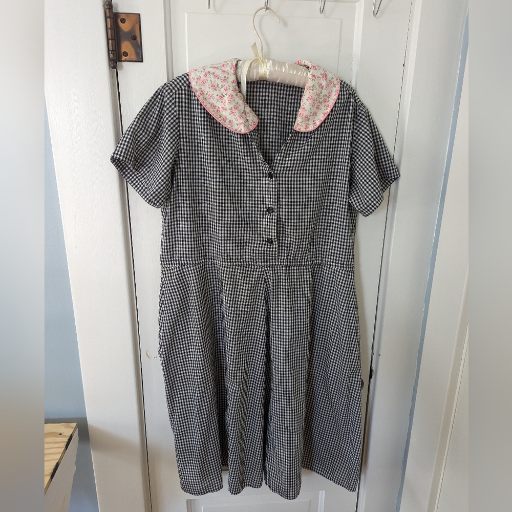 Vintage Mid Century Handmade Checkered House Dress with Floral Collar Midi